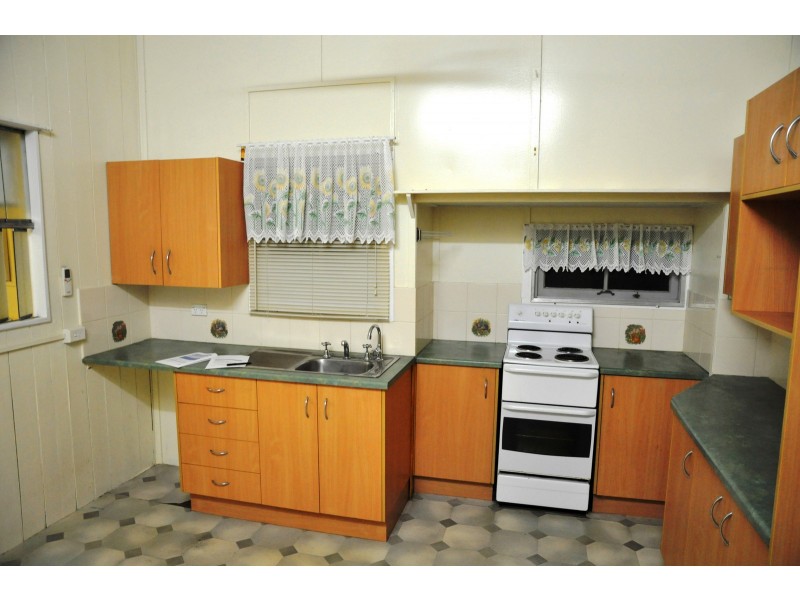 39 Cordelia Street, Gayndah QLD 4625