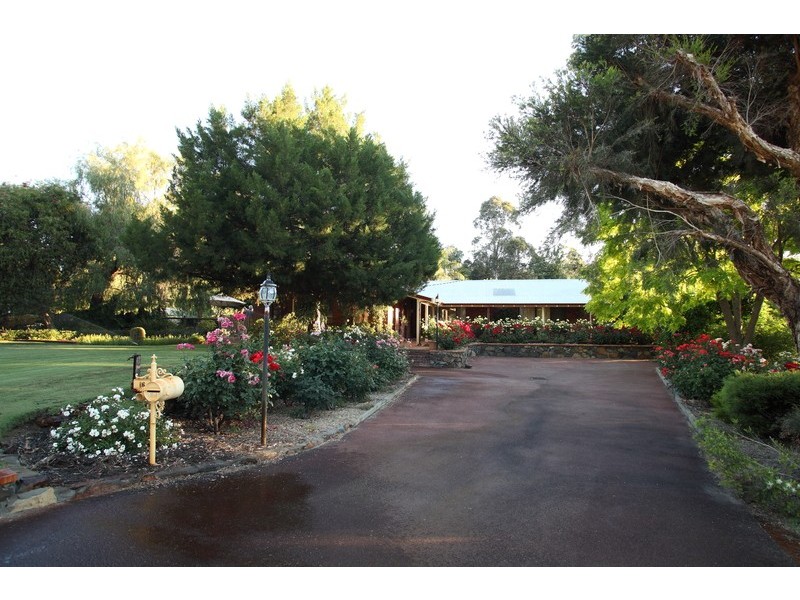 16 Tobin Street, Mount Helena WA 6082