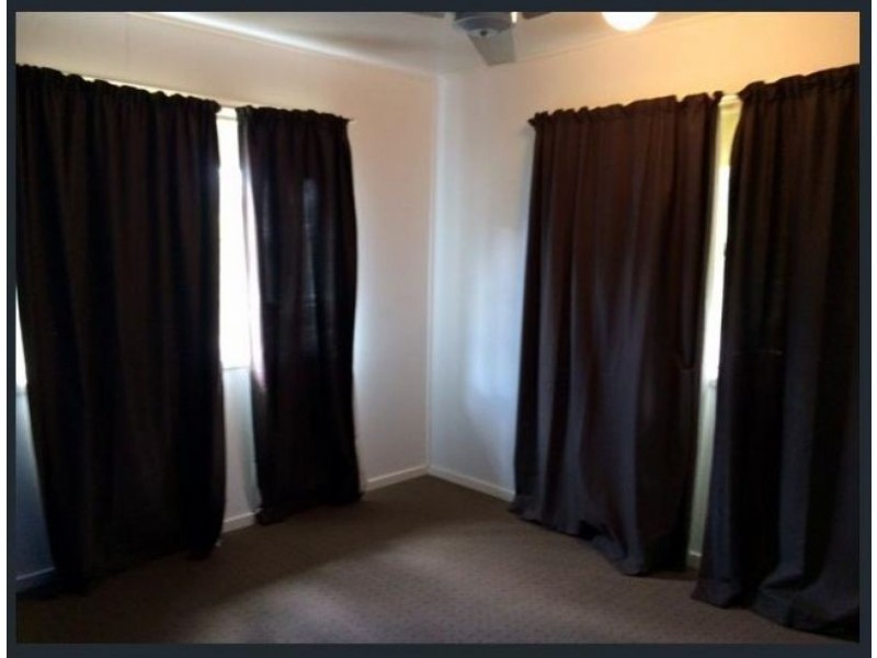 6 Rogers Street, Moura QLD 4718