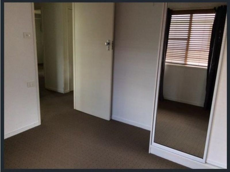 6 Rogers Street, Moura QLD 4718