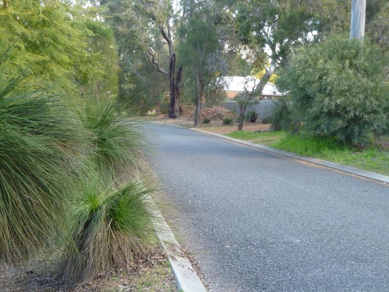28 Wheelwright Road, Lesmurdie WA 6076