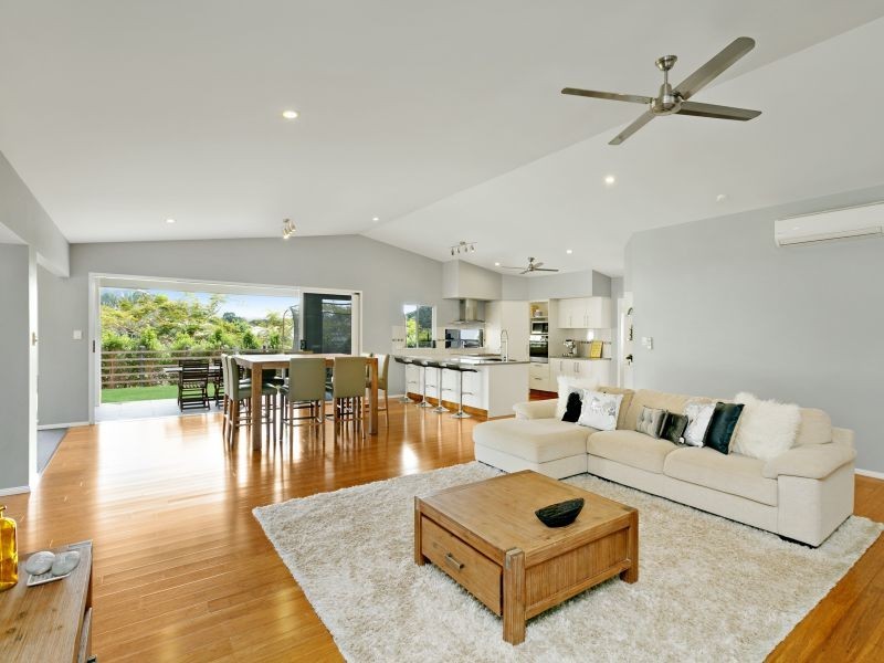 1-3 Lowther close, Redlynch QLD 4870