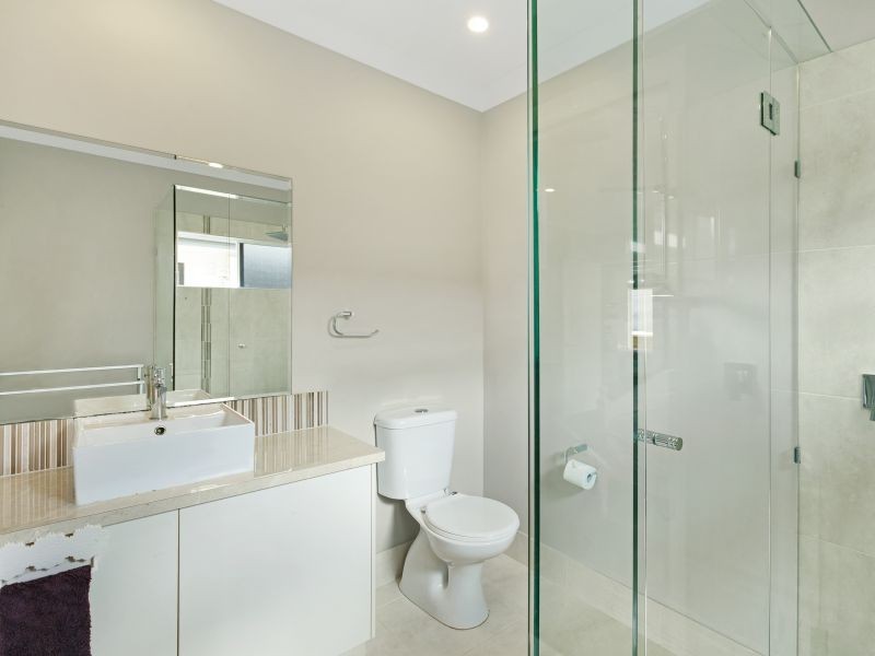 1-3 Lowther close, Redlynch QLD 4870