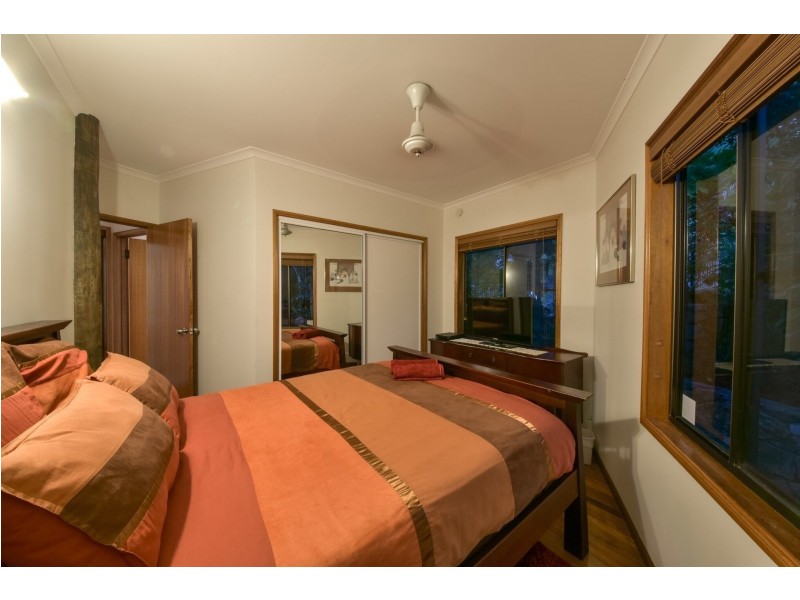 7 Jones Rd, Cannonvale QLD 4802