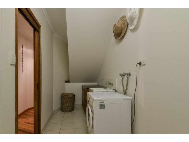 7 Jones Rd, Cannonvale QLD 4802
