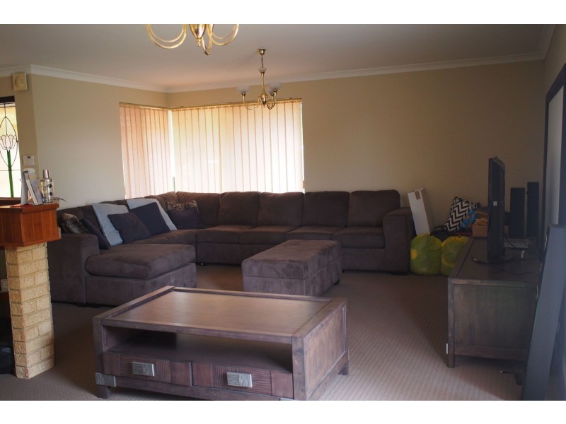 10 Chartwell Place, Leeming WA 6149