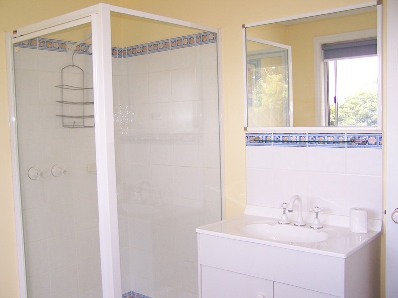 2/174 Purinuan Road, Reservoir VIC 3073