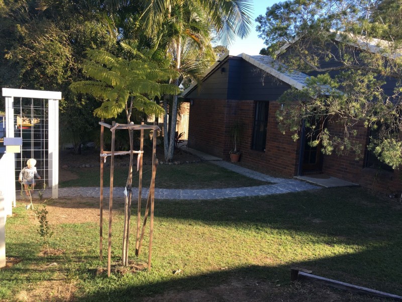 6 Chantilly Cres, Beerwah QLD 4519