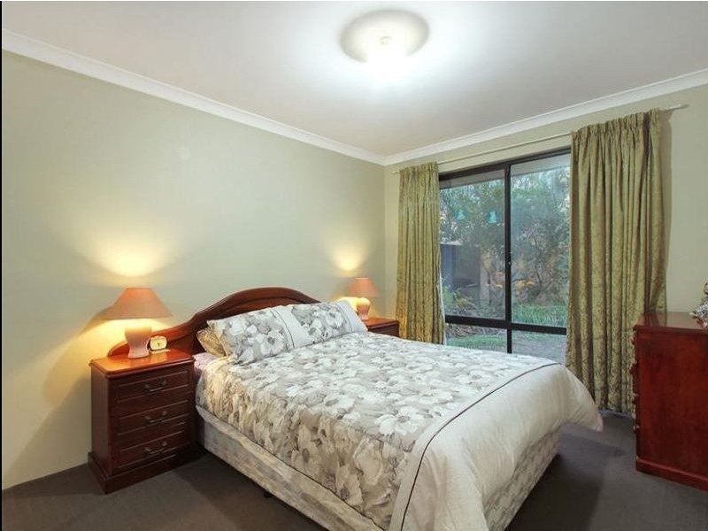 15 Wistful Parade, Aveley WA 6069