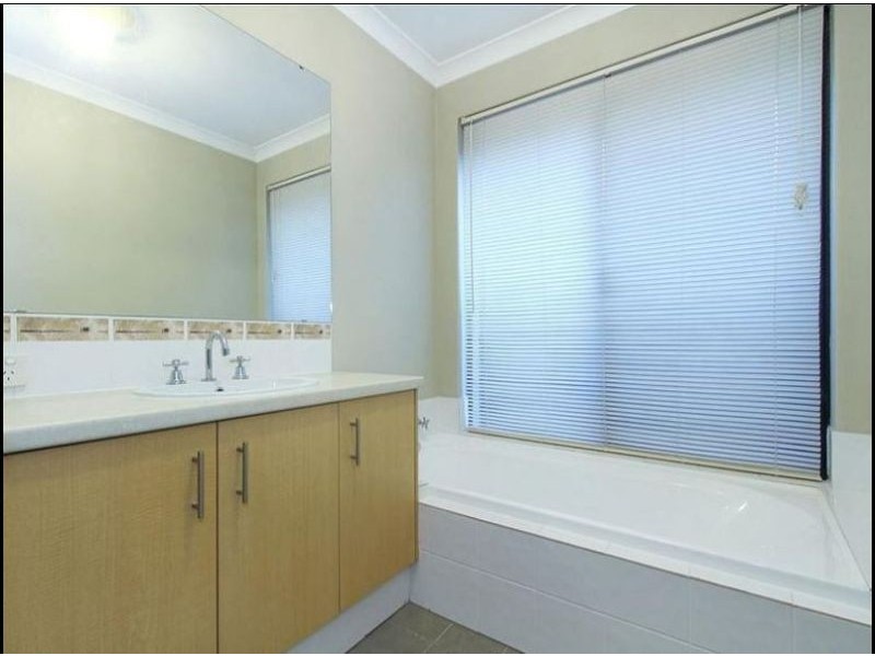 15 Wistful Parade, Aveley WA 6069