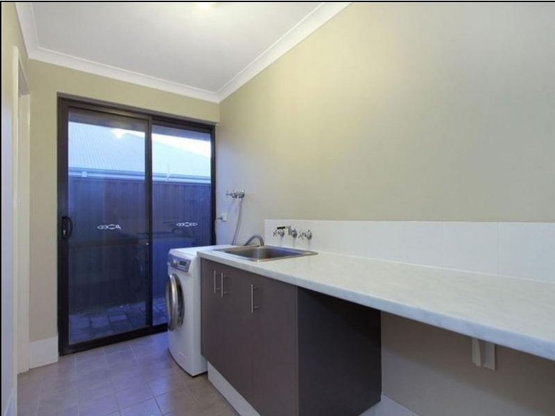 15 Wistful Parade, Aveley WA 6069