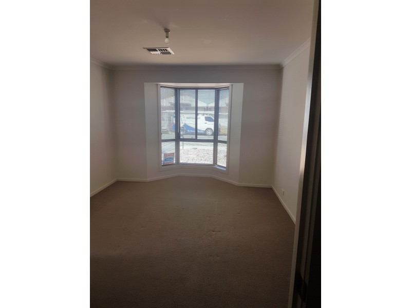 49 Minns St East, Seaton SA 5023