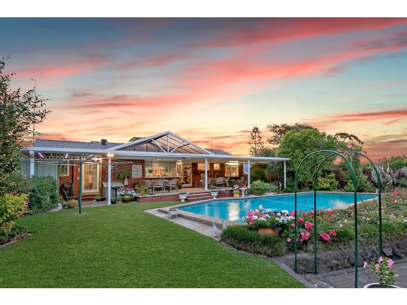 3 Roseneath Place, Baulkham Hills NSW 2153