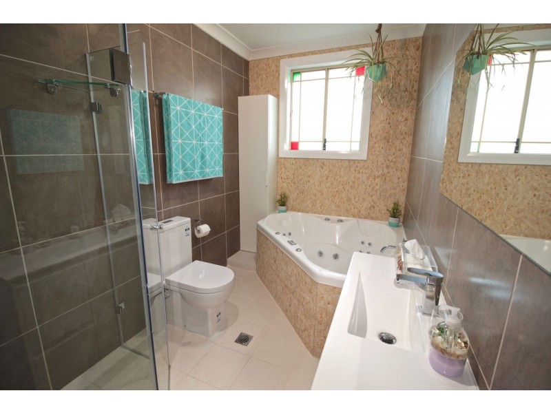 16 Marlock Place, Alfords Point NSW 2234