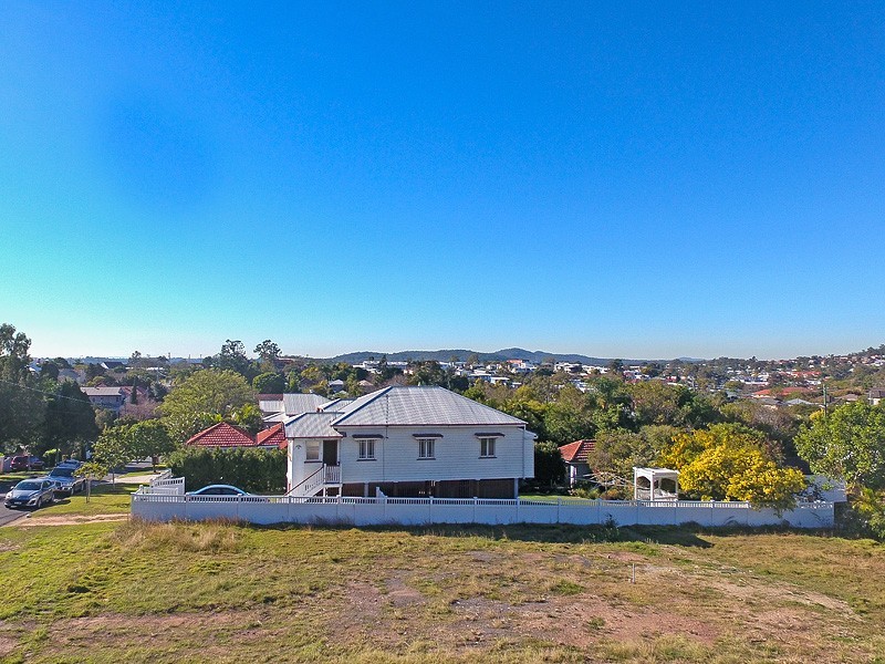 7 First Street, Camp Hill QLD 4152