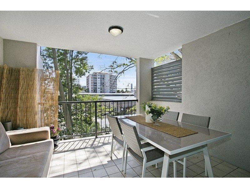 23/7 Landsborough Terrace, Toowong QLD 4066