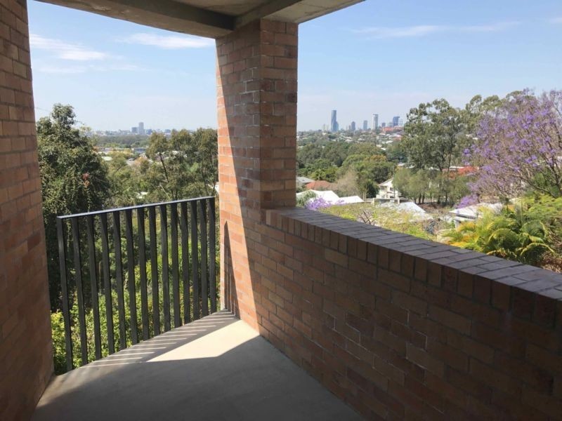 2/11 Bearsden Avenue, Newmarket QLD 4051