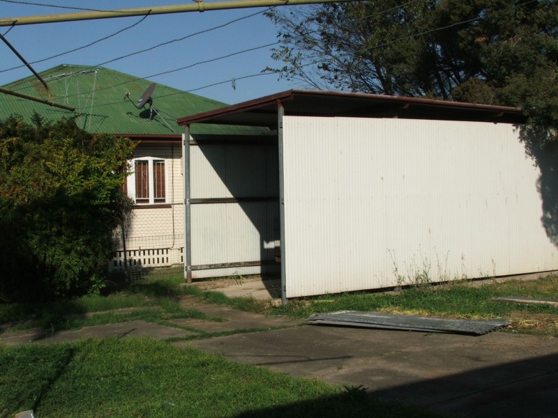 16 Stafford St, Booval QLD 4304