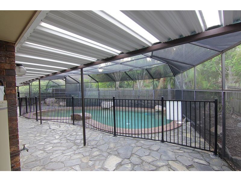 8 Maribor St, Westlake QLD 4074