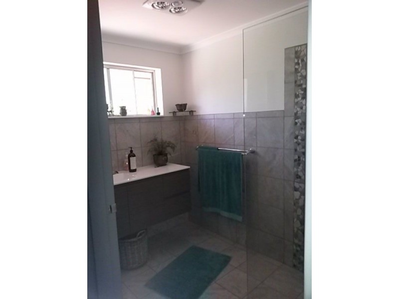 4 Falcon Avenue, Hallett Cove SA 5158