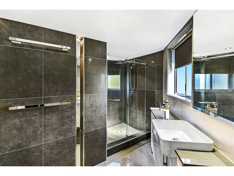 13/22 Second Avenue, Broadbeach QLD 4218