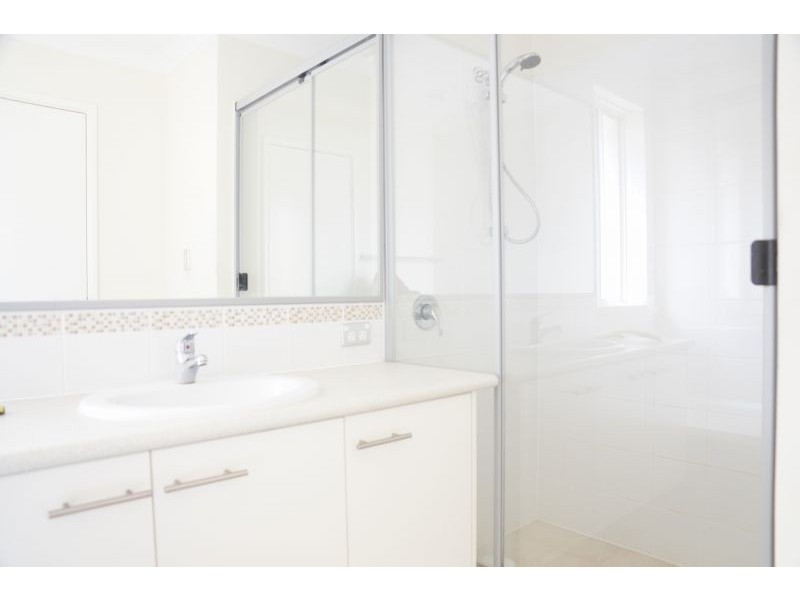 2A Dulverson Place, South Lake WA 6164