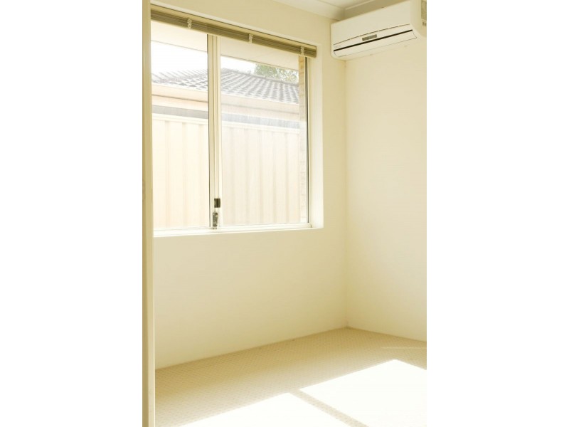 2A Dulverson Place, South Lake WA 6164