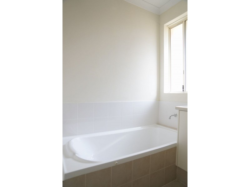 2A Dulverson Place, South Lake WA 6164