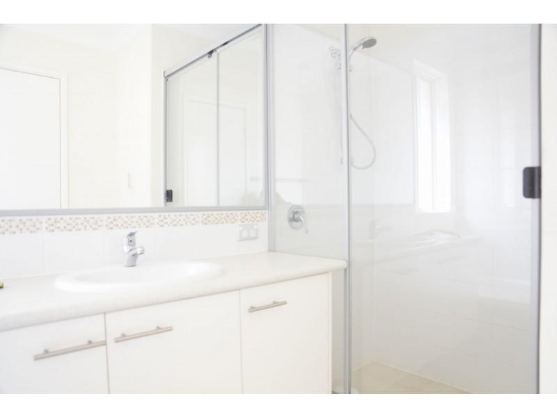 2A Dulverson Place, South Lake WA 6164