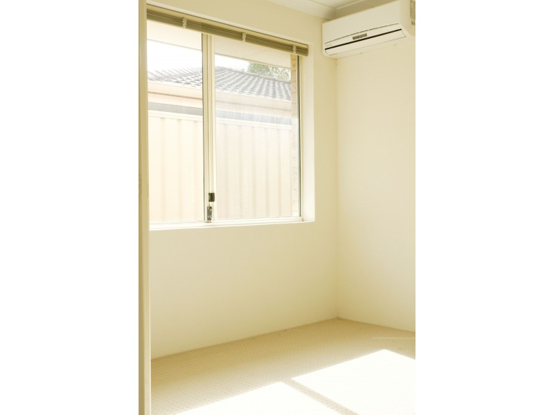 2A Dulverson Place, South Lake WA 6164