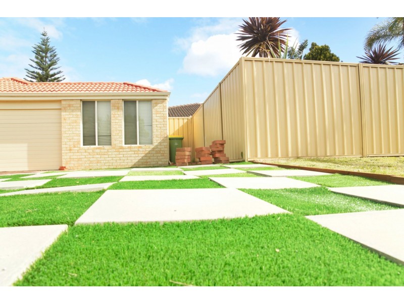 2A Dulverson Place, South Lake WA 6164