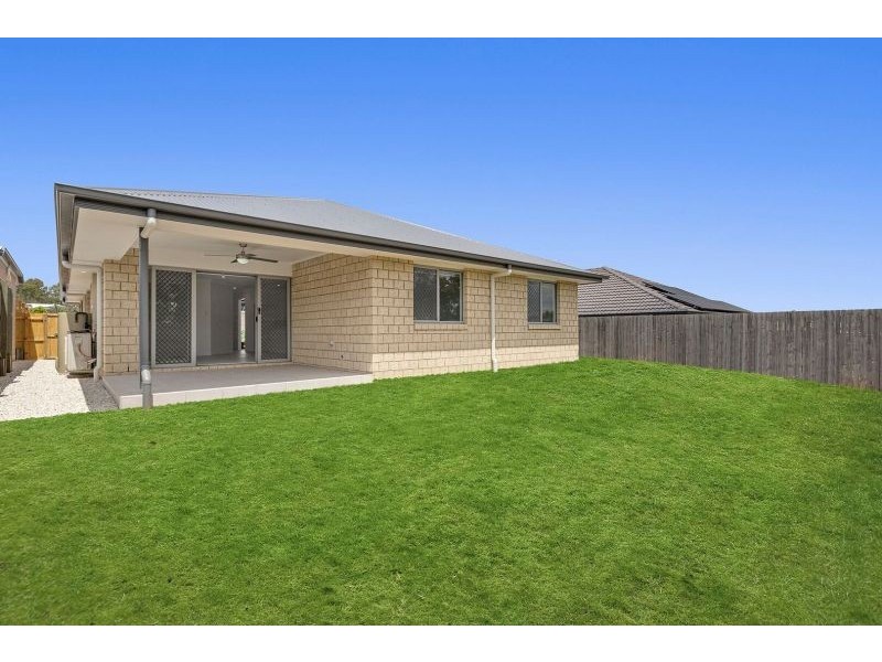 8 Topaz Crescent, Logan Reserve QLD 4133