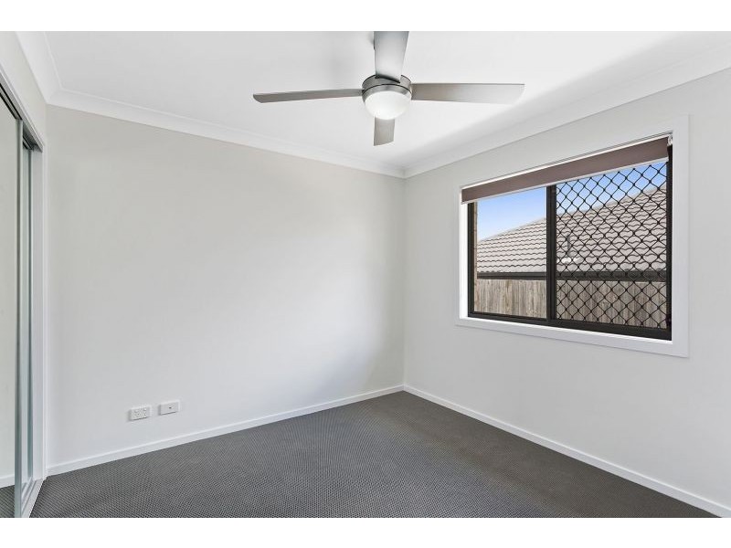 8 Topaz Crescent, Logan Reserve QLD 4133