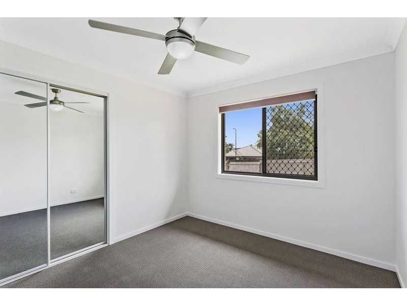 8 Topaz Crescent, Logan Reserve QLD 4133