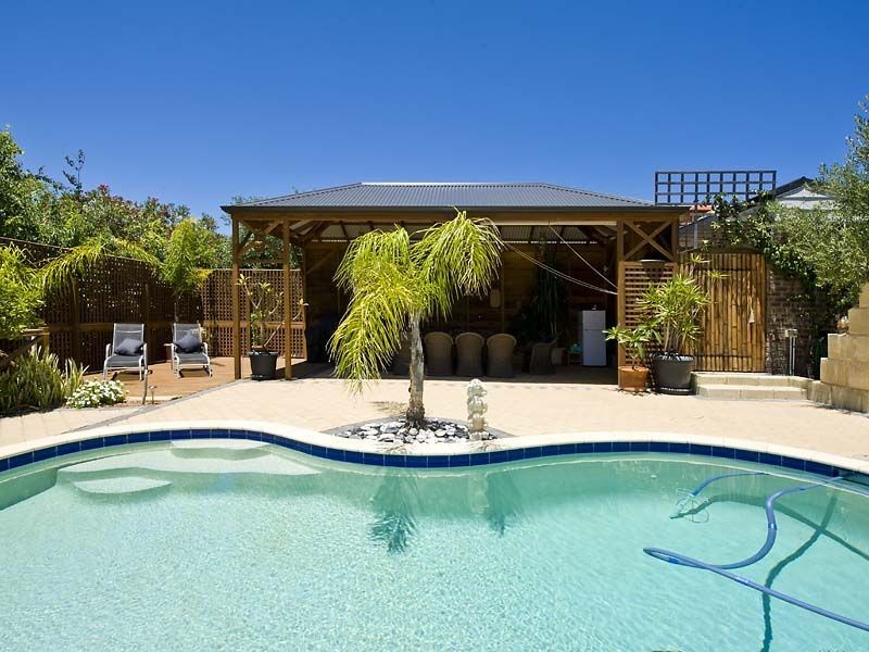 24 Gnobar Way, Mullaloo WA 6027