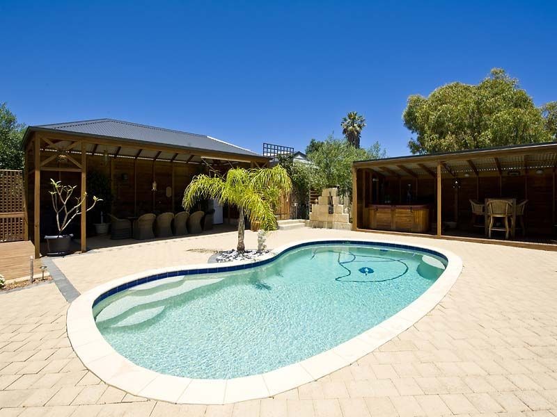 24 Gnobar Way, Mullaloo WA 6027