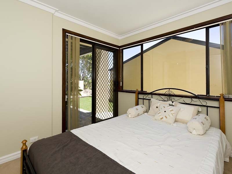 24 Gnobar Way, Mullaloo WA 6027