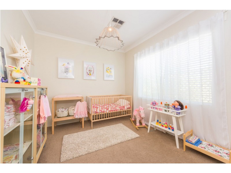 9 Moonbooli Street, Forrestfield WA 6058