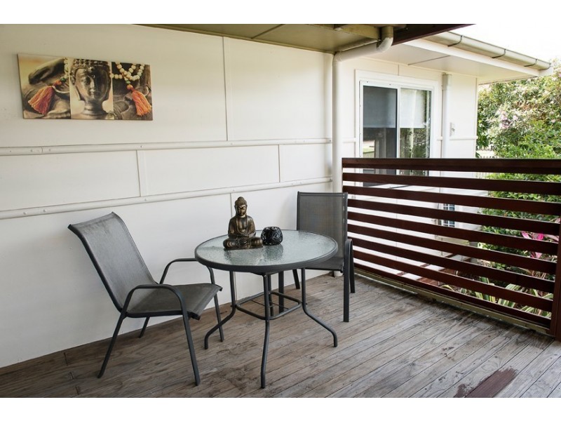 20 First Ave, Labrador QLD 4215