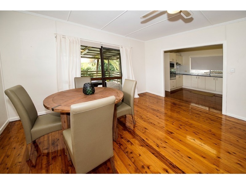 20 First Ave, Labrador QLD 4215