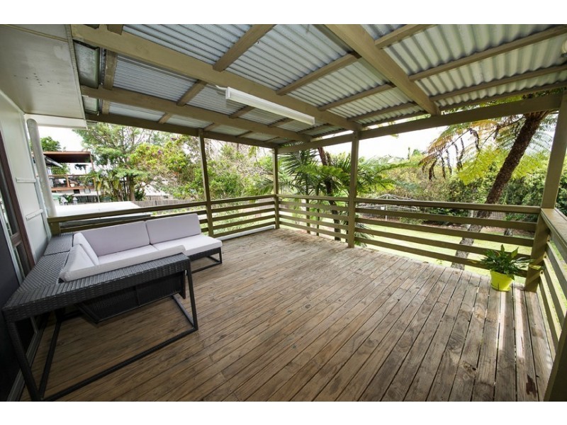 20 First Ave, Labrador QLD 4215