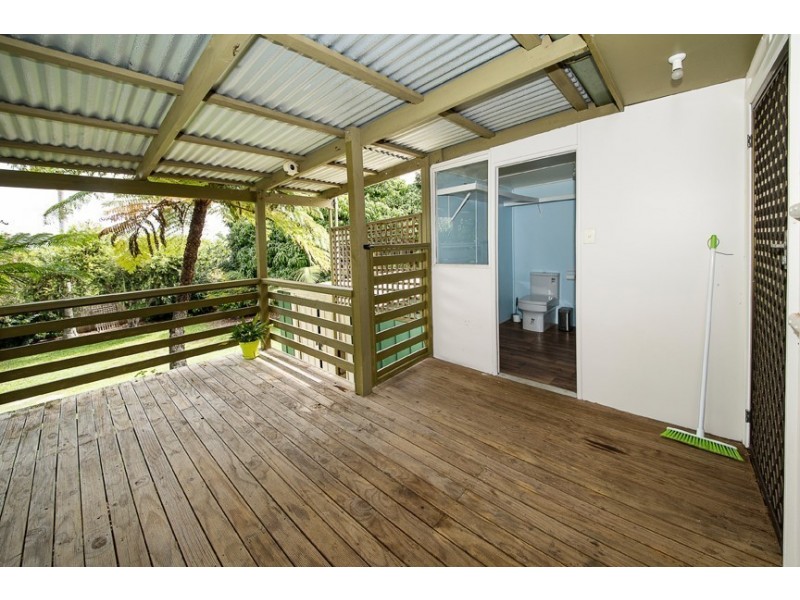 20 First Ave, Labrador QLD 4215