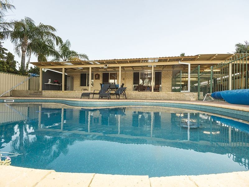 5 Alloway Place, Seville Grove WA 6112