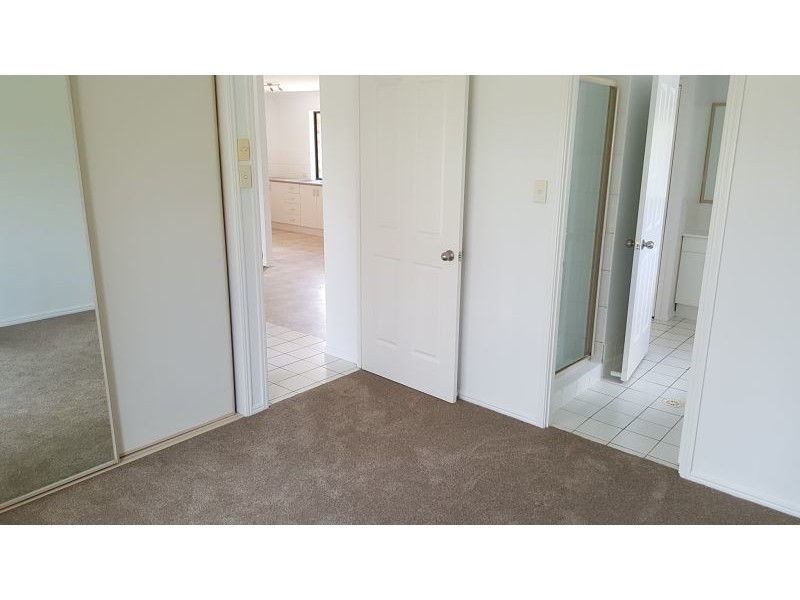 3 Robert South Drive, Crestmead QLD 4132