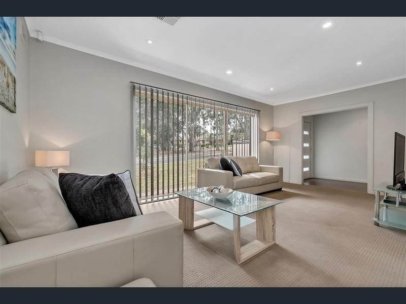 35 Steventon Drive, Banksia Park SA 5091
