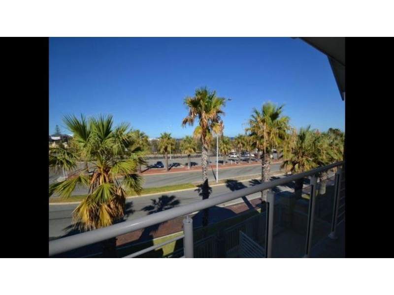 20 Ocean Falls Boulevard, Mindarie WA 6030