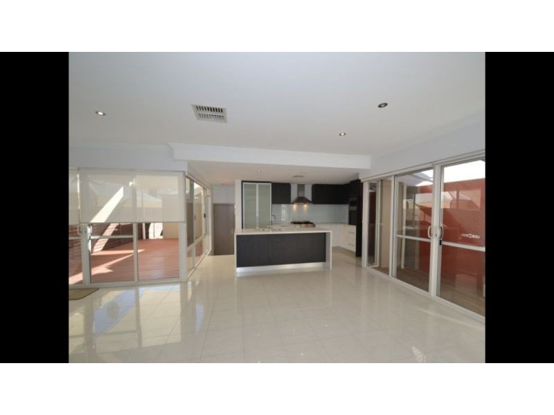 20 Ocean Falls Boulevard, Mindarie WA 6030