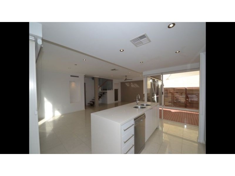 20 Ocean Falls Boulevard, Mindarie WA 6030