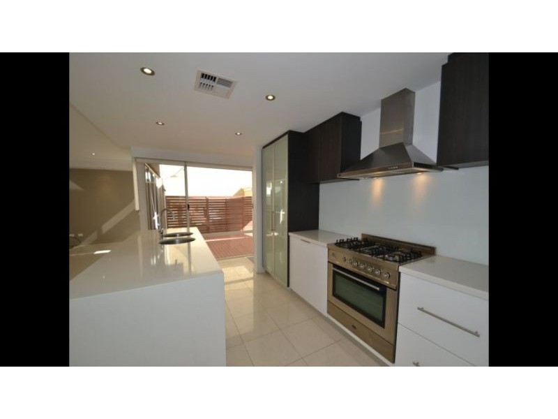 20 Ocean Falls Boulevard, Mindarie WA 6030