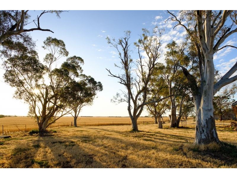 9 Heatherdale Road, Crystal Brook SA 5523